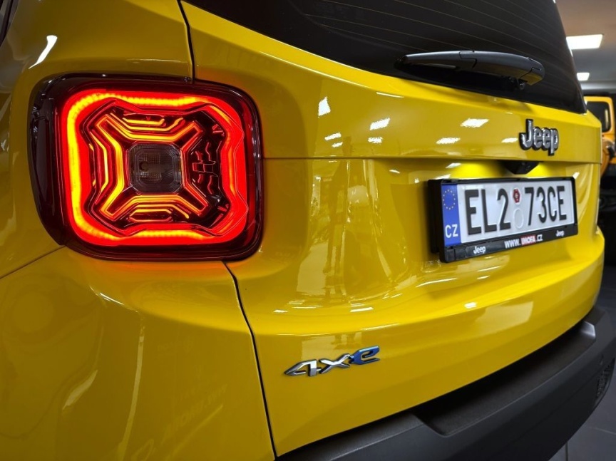 Jeep Renegade 1.3 T4 PHEV 240k AT 4x4 Trailhawk