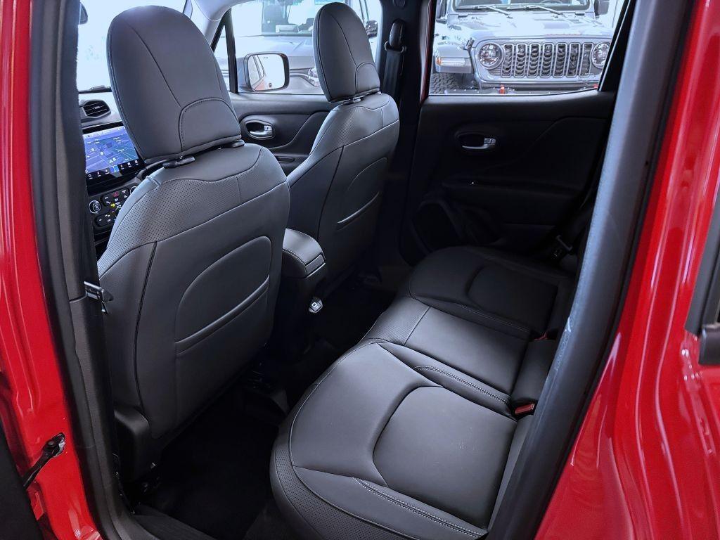 Jeep Renegade 1.5 Turbo e-Hybrid 130k eDCT7 Summit, reg. 05/2024