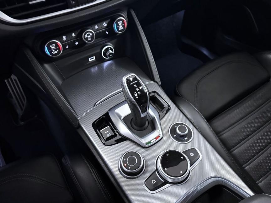 Alfa Romeo Stelvio 2.0 T 200k AT8 ZF Q4 4x4 Sprint