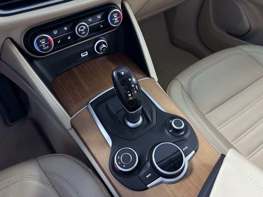 Alfa Romeo Stelvio 2.0 T 200k AT8 ZF Q4 4x4 Super, reg. 04/2019