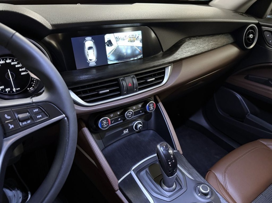 Alfa Romeo Stelvio 2.0 T 200k AT8 ZF Q4 4x4 Super