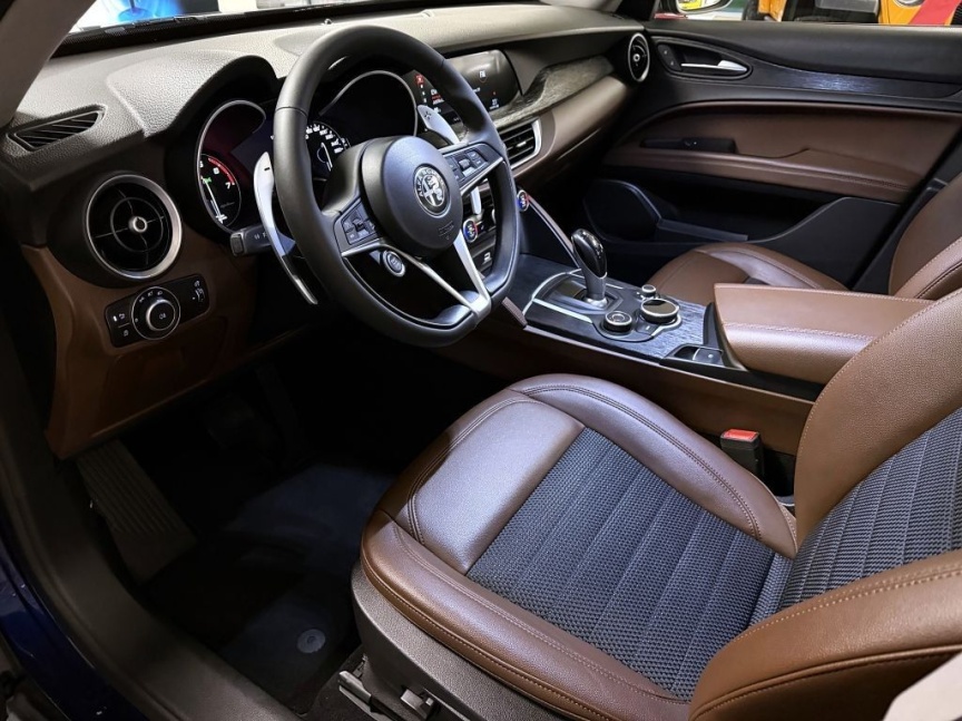 Alfa Romeo Stelvio 2.0 T 200k AT8 ZF Q4 4x4 Super