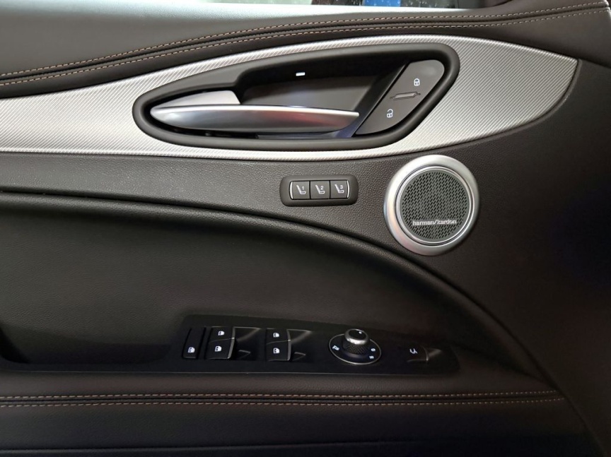 Alfa Romeo Stelvio 2.0 T 280k AT8 ZF Q4 4x4 Intensa *195*