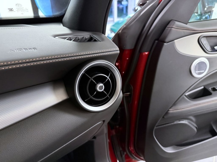 Alfa Romeo Stelvio 2.0 T 280k AT8 ZF Q4 4x4 Intensa *196*