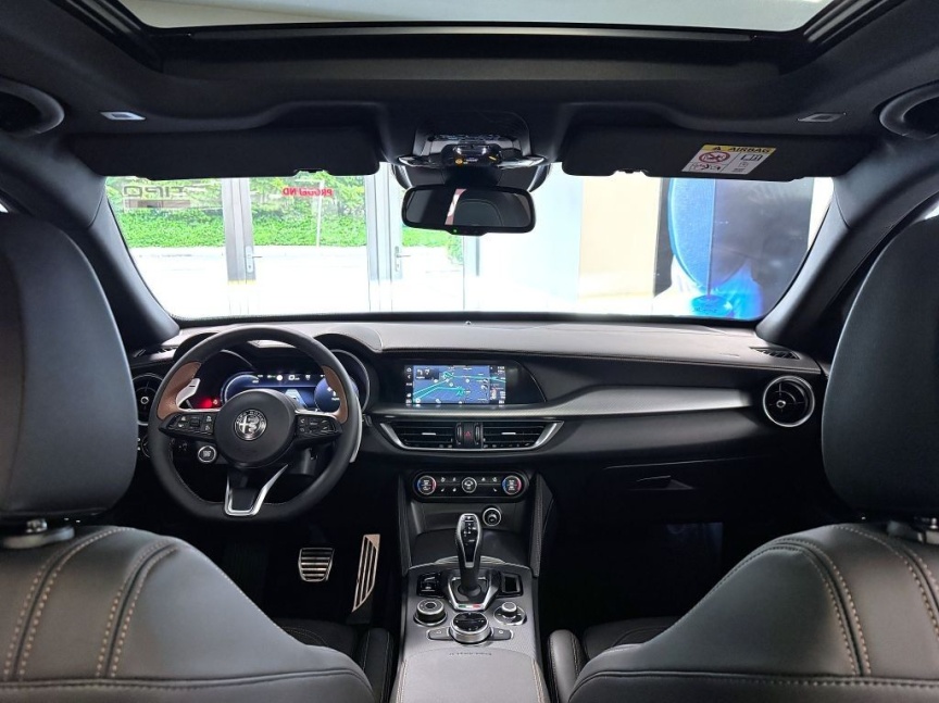 Alfa Romeo Stelvio 2.0 T 280k AT8 ZF Q4 4x4 Intensa *262 m*
