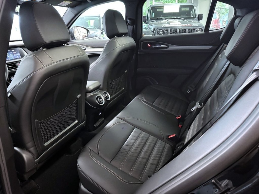 Alfa Romeo Stelvio 2.0 T 280k AT8 ZF Q4 4x4 Intensa *525 m*