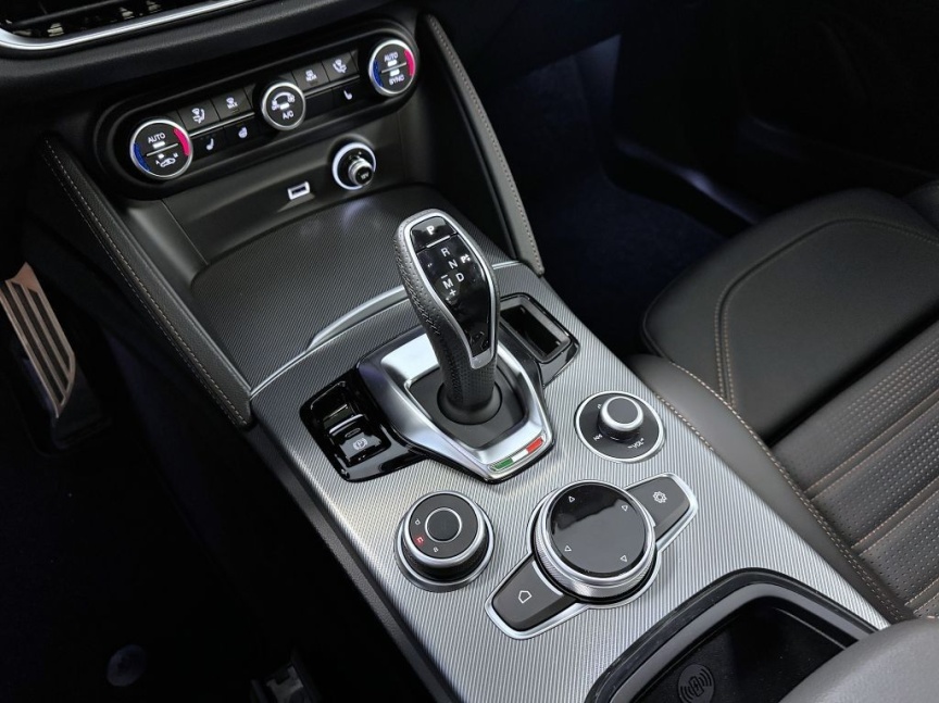 Alfa Romeo Stelvio 2.0 T 280k AT8 ZF Q4 4x4 Intensa *576*