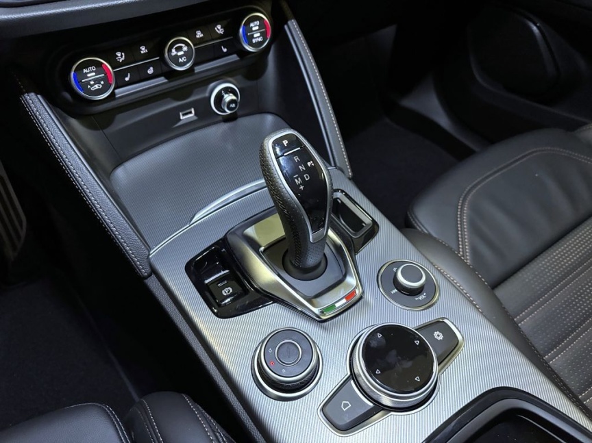 Alfa Romeo Stelvio 2.0 T 280k AT8 ZF Q4 4x4 Intensa *742*