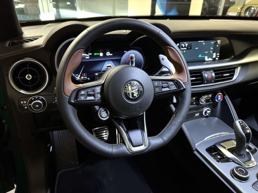 Alfa Romeo Stelvio 2.0 T 280k AT8 ZF Q4 4x4 Intensa *742*