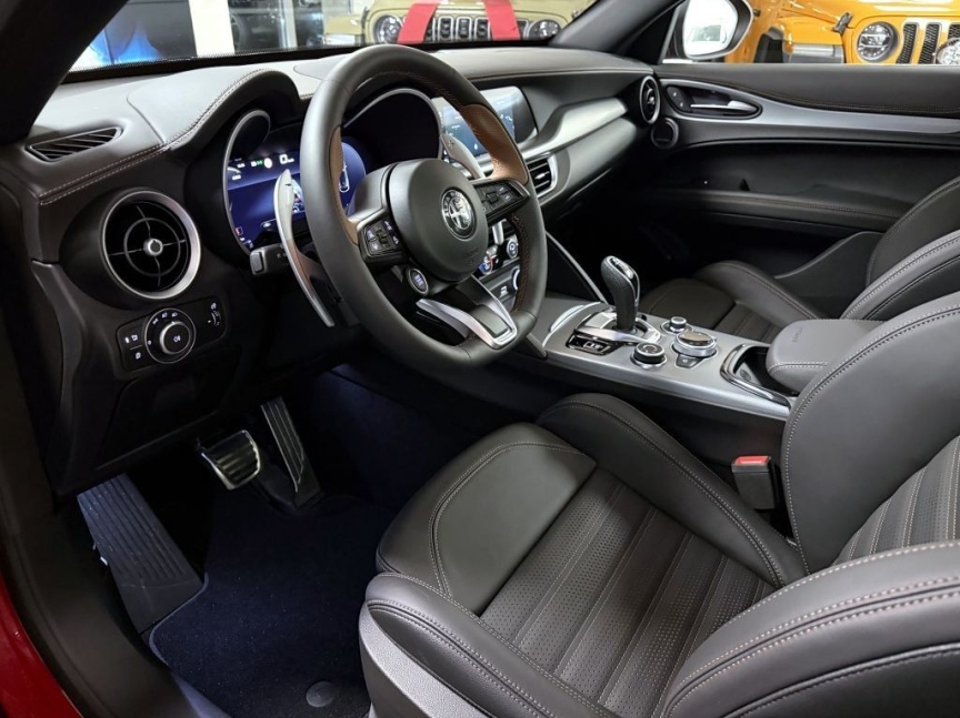Alfa Romeo Stelvio 2.0 T 280k AT8 ZF Q4 4x4 Intensa *793 m*