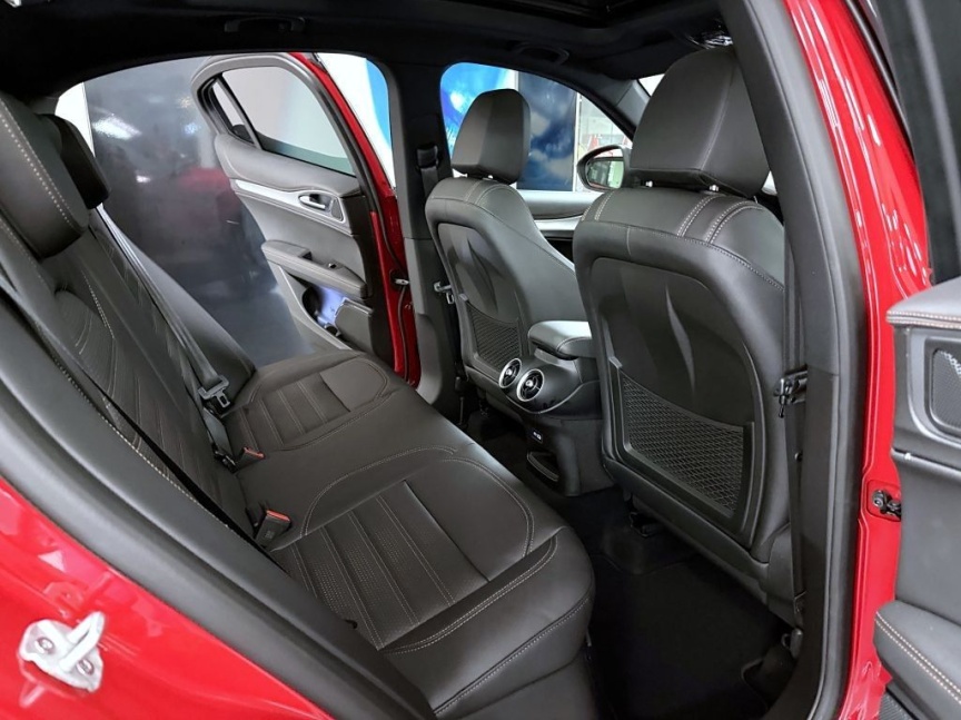 Alfa Romeo Stelvio 2.0 T 280k AT8 ZF Q4 4x4 Intensa *793 m*