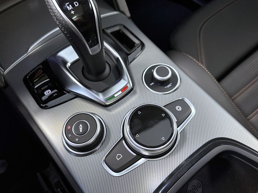 Alfa Romeo Stelvio 2.0 T 280k AT8 ZF Q4 4x4 Intensa *856*