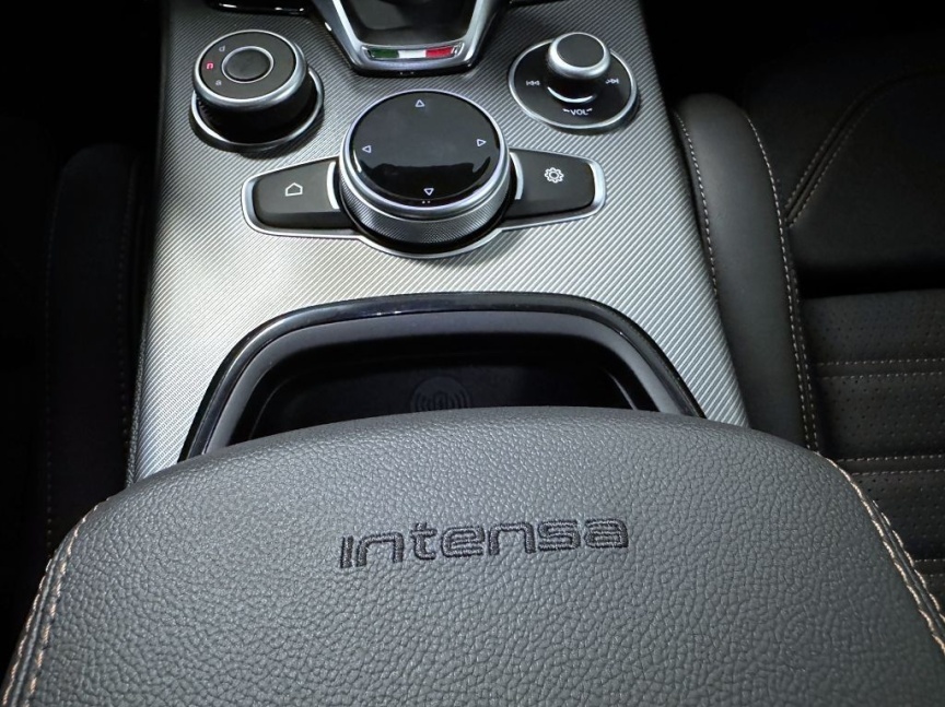 Alfa Romeo Stelvio 2.0 T 280k AT8 ZF Q4 4x4 Intensa *856*