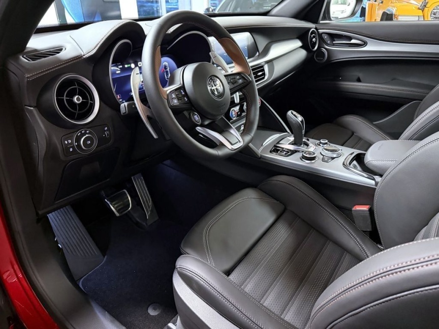 Alfa Romeo Stelvio 2.0 T 280k AT8 ZF Q4 4x4 Intensa *895*