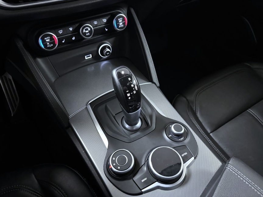 Alfa Romeo Stelvio 2.0 T 280k AT8 ZF Q4 4x4 Super