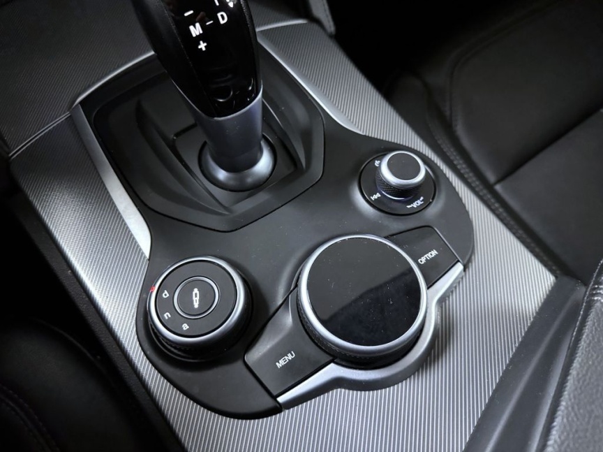 Alfa Romeo Stelvio 2.0 T 280k AT8 ZF Q4 4x4 Super