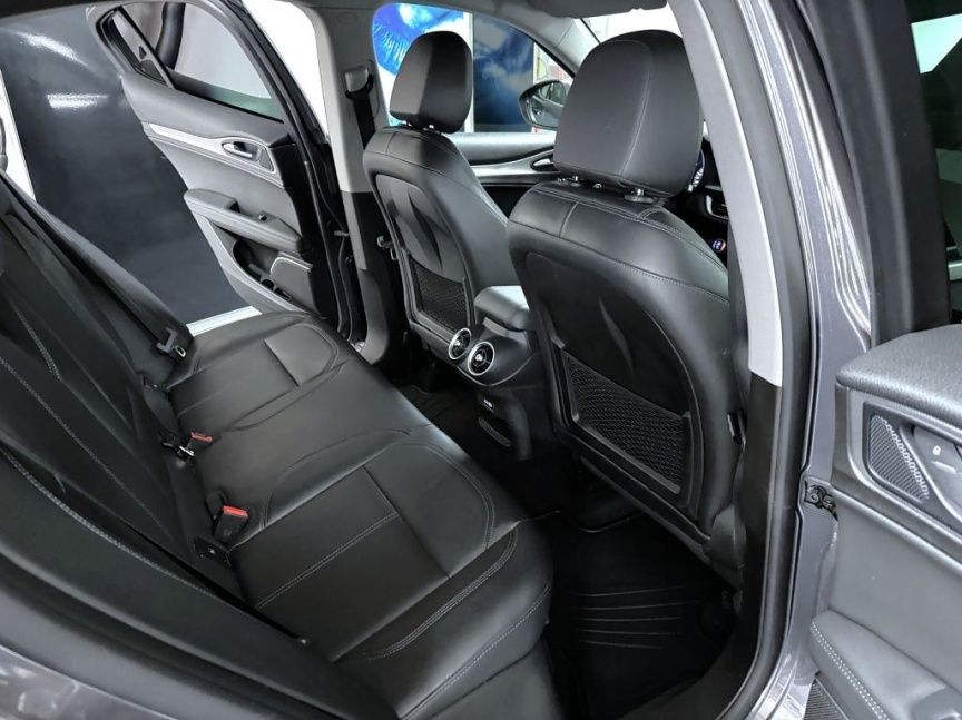 Alfa Romeo Stelvio 2.0 T 280k AT8 ZF Q4 4x4 Super