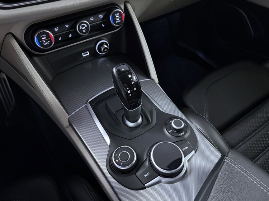 Alfa Romeo Stelvio 2.0 T 280k AT8 ZF Q4 4x4 Super