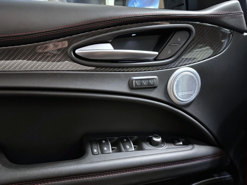 Alfa Romeo Stelvio 2.0 T 280k AT8 ZF Q4 4x4 Veloce TI