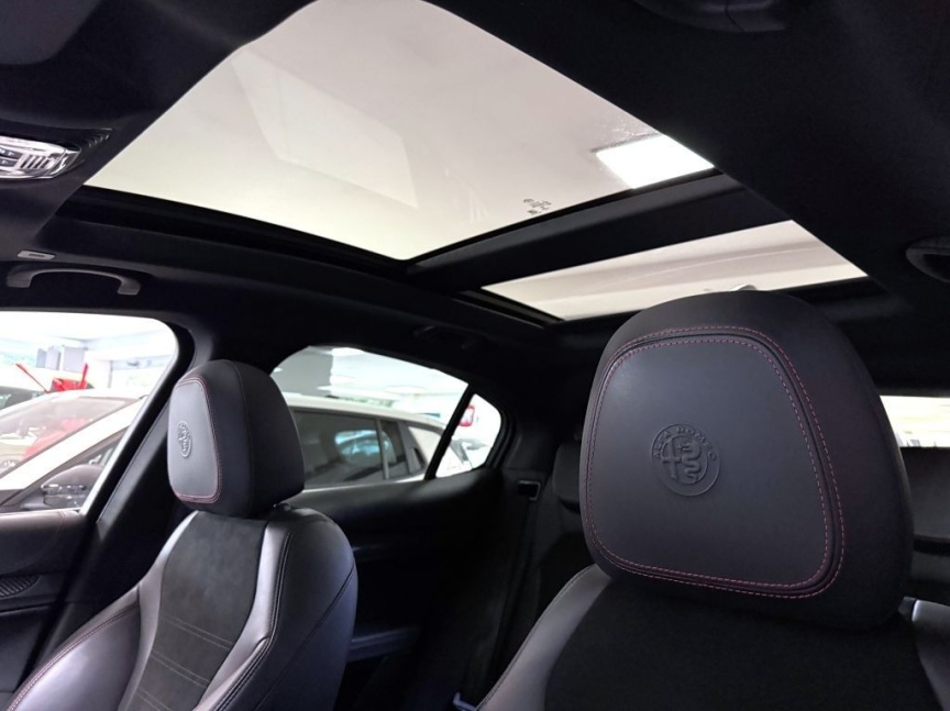 Alfa Romeo Stelvio 2.0 T 280k AT8 ZF Q4 4x4 Veloce TI