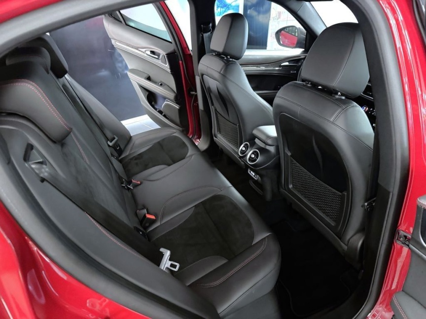 Alfa Romeo Stelvio 2.0 T 280k AT8 ZF Q4 4x4 Veloce TI