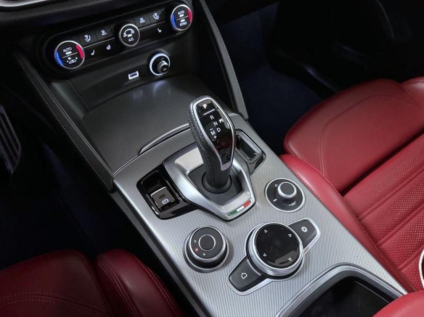Alfa Romeo Stelvio 2.0 T 280k AT8 ZF Q4 4x4 Veloce