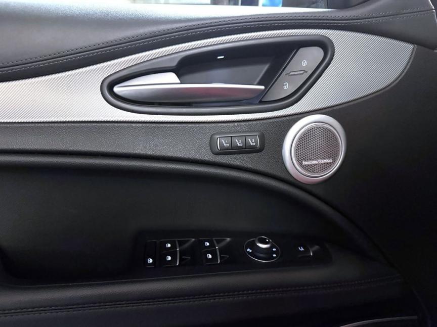 Alfa Romeo Stelvio 2.0 T 280k AT8 ZF Q4 4x4 Veloce