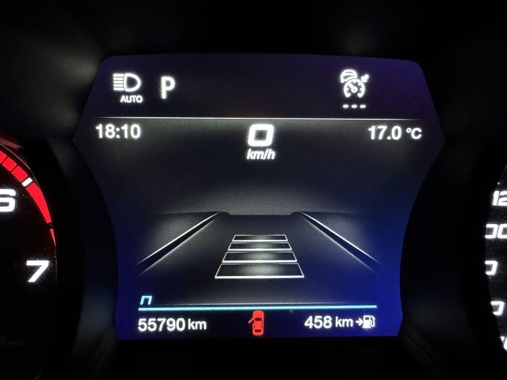 Alfa Romeo Stelvio 2.0T 200k AT8 ZF Q4 4x4 TI, reg. 10/2021