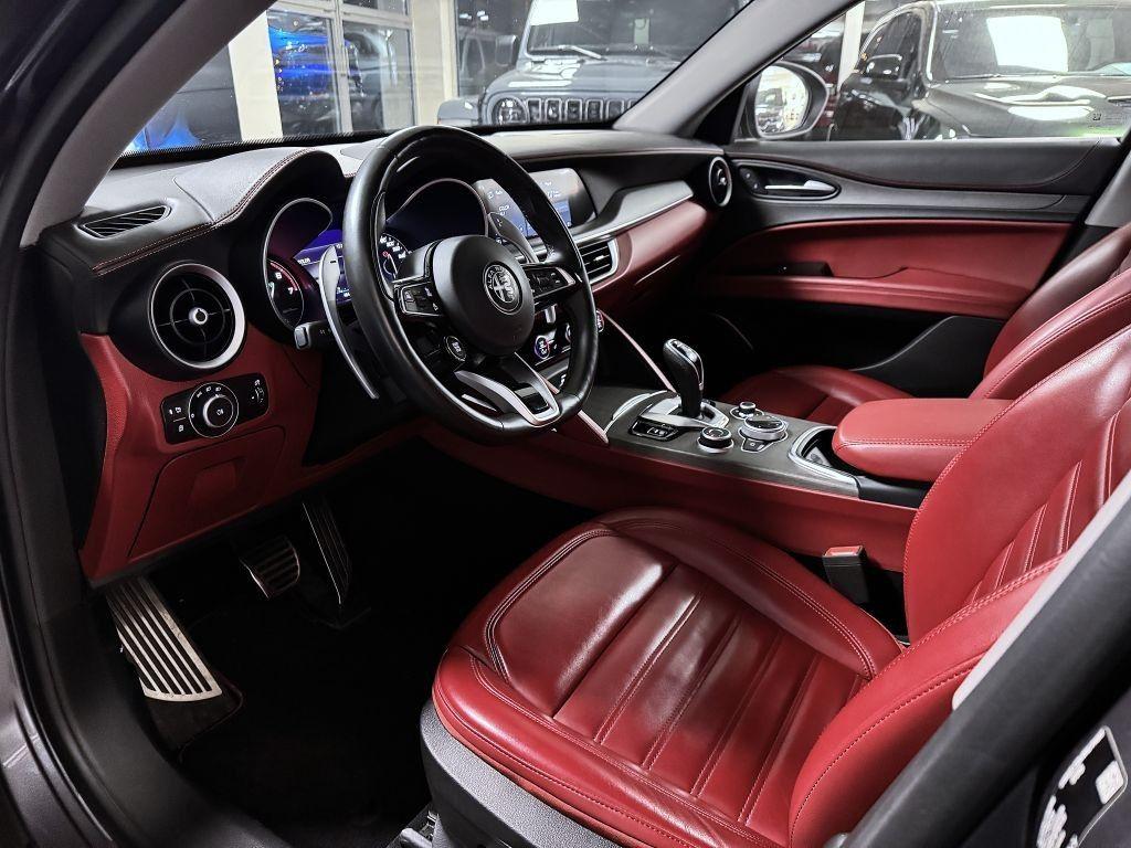 Alfa Romeo Stelvio 2.0T 200k AT8 ZF Q4 4x4 TI, reg. 10/2021