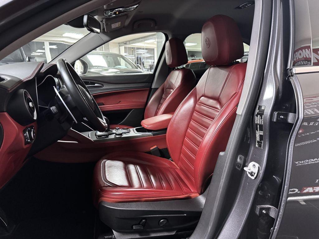 Alfa Romeo Stelvio 2.0T 200k AT8 ZF Q4 4x4 TI, reg. 10/2021