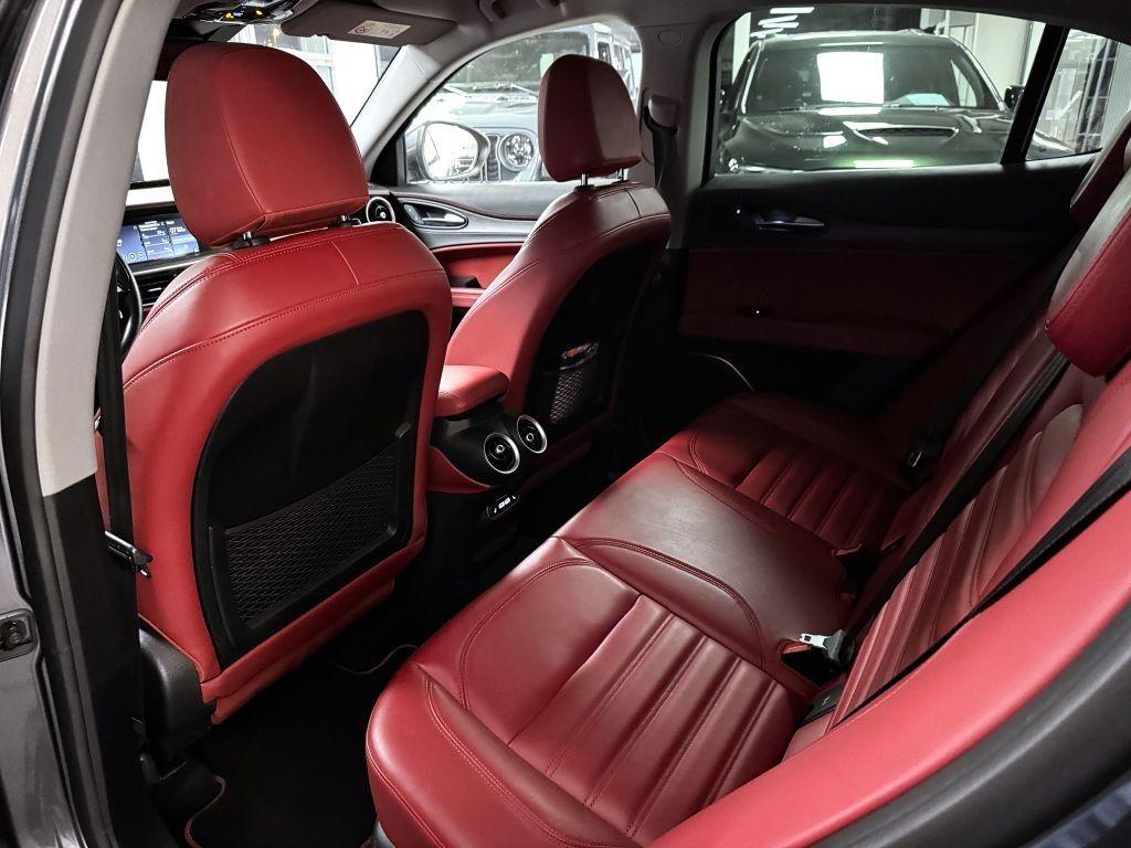 Alfa Romeo Stelvio 2.0T 200k AT8 ZF Q4 4x4 TI, reg. 10/2021