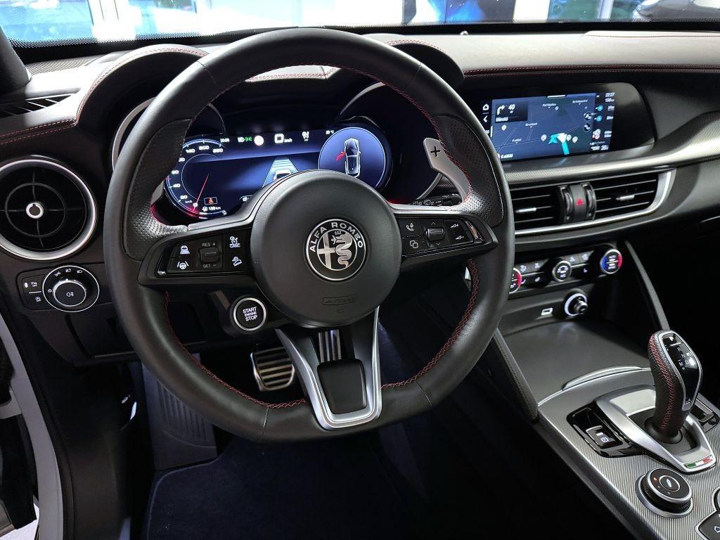 Alfa Romeo Stelvio 2.0T 280k AT8 ZF Q4 4x4 Competizione, reg. 06/2023