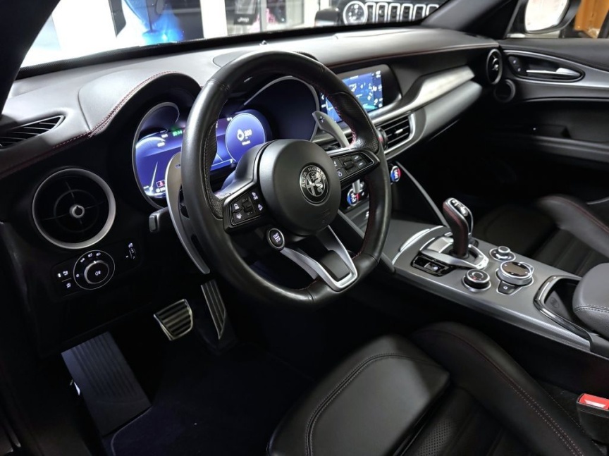 Alfa Romeo Stelvio 2.0T 280k AT8 ZF Q4 4x4 Competizione