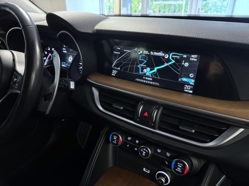 Alfa Romeo Stelvio 2.0T 280k AT8 ZF Q4 4x4 First Edition