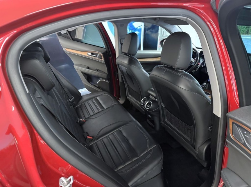 Alfa Romeo Stelvio 2.0T 280k AT8 ZF Q4 4x4 First Edition