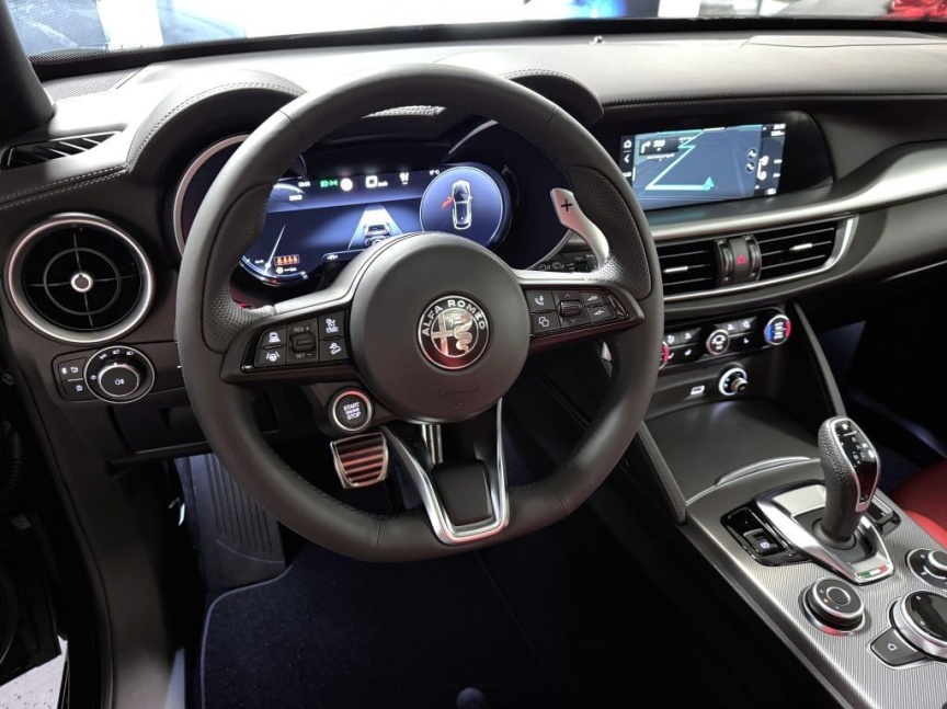 Alfa Romeo Stelvio 2.0T 280k AT8 ZF Q4 4x4 Veloce *349 m*