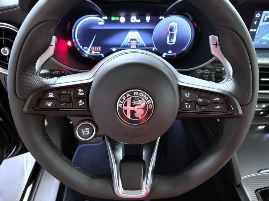 Alfa Romeo Stelvio 2.0T 280k AT8 ZF Q4 4x4 Veloce *349 m*