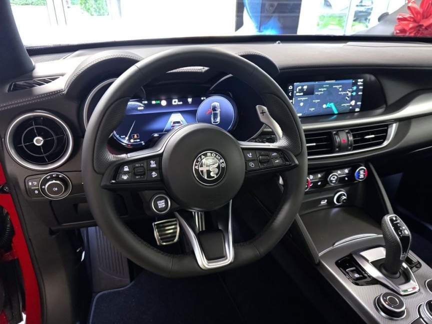 Alfa Romeo Stelvio 2.0T 280k AT8 ZF Q4 4x4 Veloce *401 m*