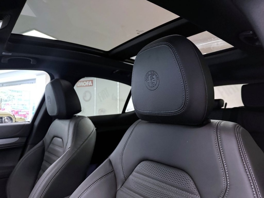 Alfa Romeo Stelvio 2.0T 280k AT8 ZF Q4 4x4 Veloce *401 m*