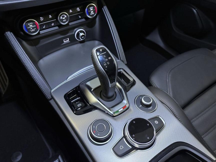 Alfa Romeo Stelvio 2.0T 280k AT8 ZF Q4 4x4 Veloce *691* k