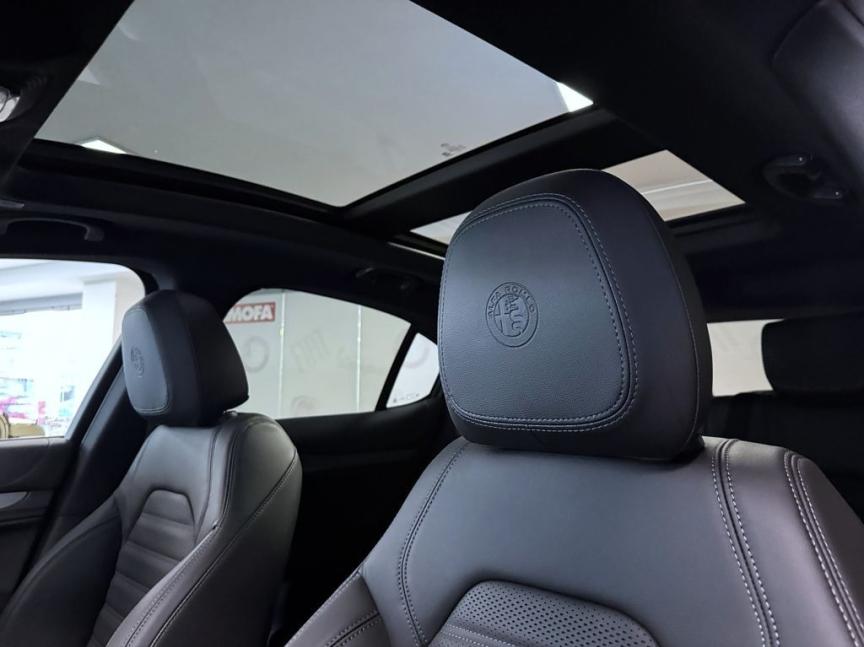 Alfa Romeo Stelvio 2.0T 280k AT8 ZF Q4 4x4 Veloce *691* k