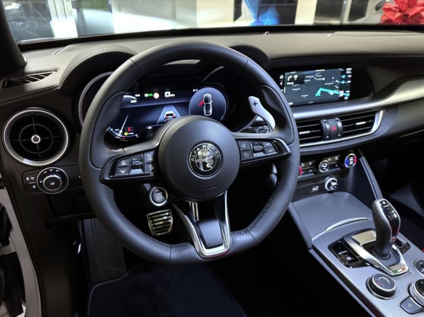 Alfa Romeo Stelvio 2.0T 280k AT8 ZF Q4 4x4 Veloce *693* k