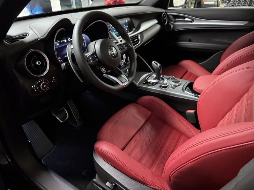 Alfa Romeo Stelvio 2.0T 280k AT8 ZF Q4 4x4 Veloce *762* k