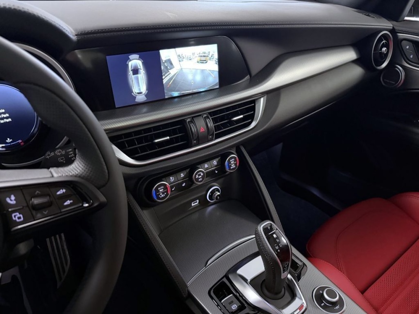 Alfa Romeo Stelvio 2.0T 280k AT8 ZF Q4 4x4 Veloce *811*