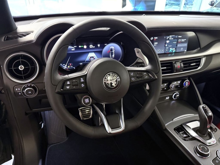 Alfa Romeo Stelvio 2.0T 280k AT8 ZF Q4 4x4 Veloce *811*