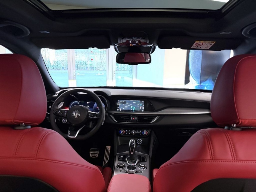 Alfa Romeo Stelvio 2.0T 280k AT8 ZF Q4 4x4 Veloce *811*