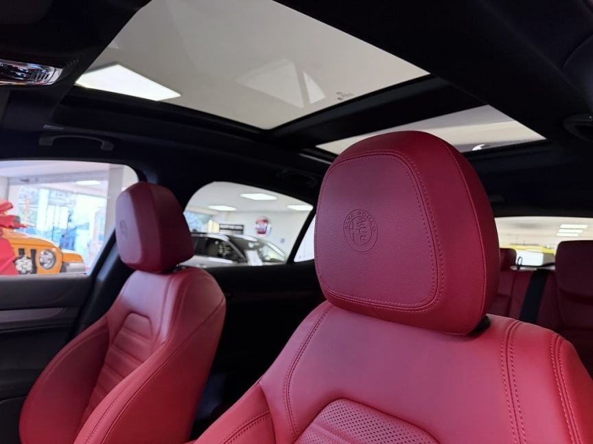 Alfa Romeo Stelvio 2.0T 280k AT8 ZF Q4 4x4 Veloce *811*