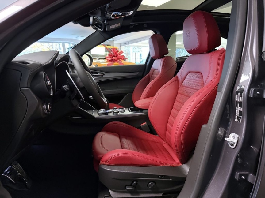 Alfa Romeo Stelvio 2.0T 280k AT8 ZF Q4 4x4 Veloce *811*