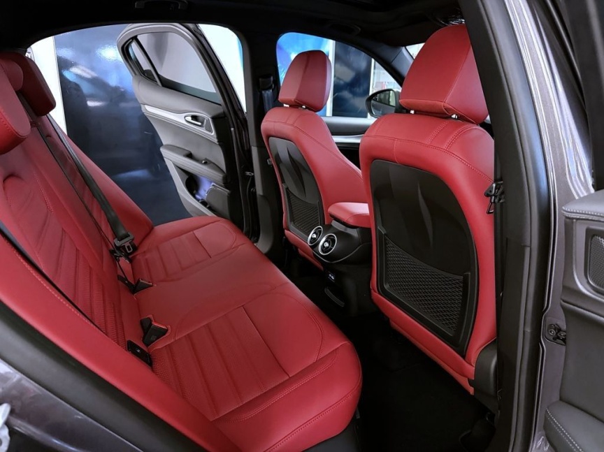 Alfa Romeo Stelvio 2.0T 280k AT8 ZF Q4 4x4 Veloce *811*