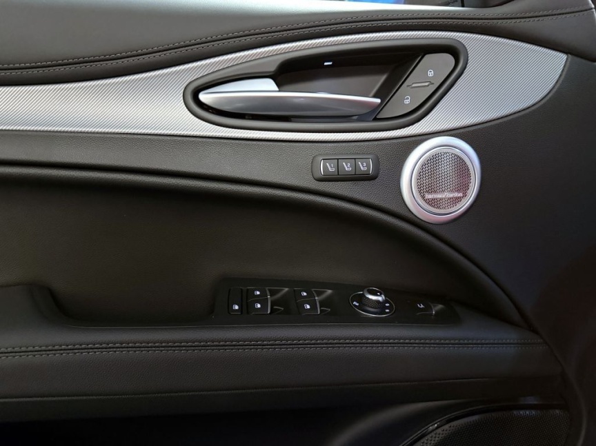 Alfa Romeo Stelvio 2.0T 280k AT8 ZF Q4 4x4 Veloce *811*